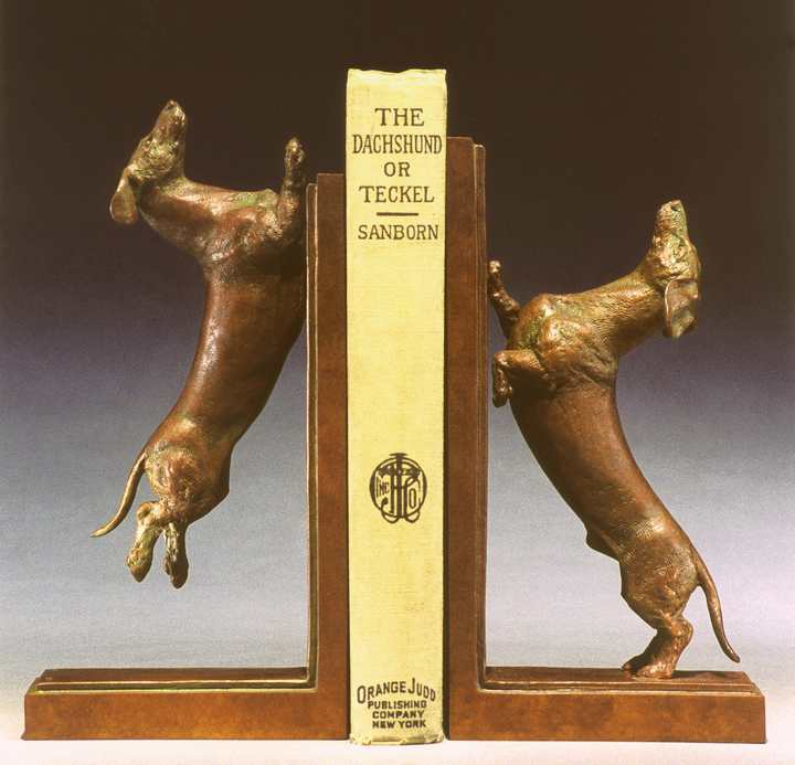 Squirrel Season 1:6 Scale Smooth Dachshund Bronze Sculpture Bookends